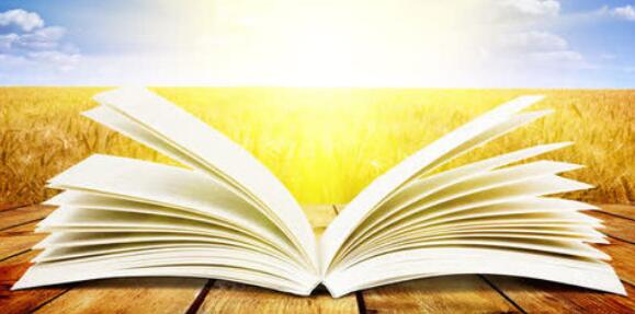 下列散文中，運用多方面材料交叉壘積敘事方法的是(　)__自考《大學語文》解析