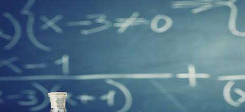 下列小說作品中，構思視角獨到，以小見大的有(　)__自考2020真題解析